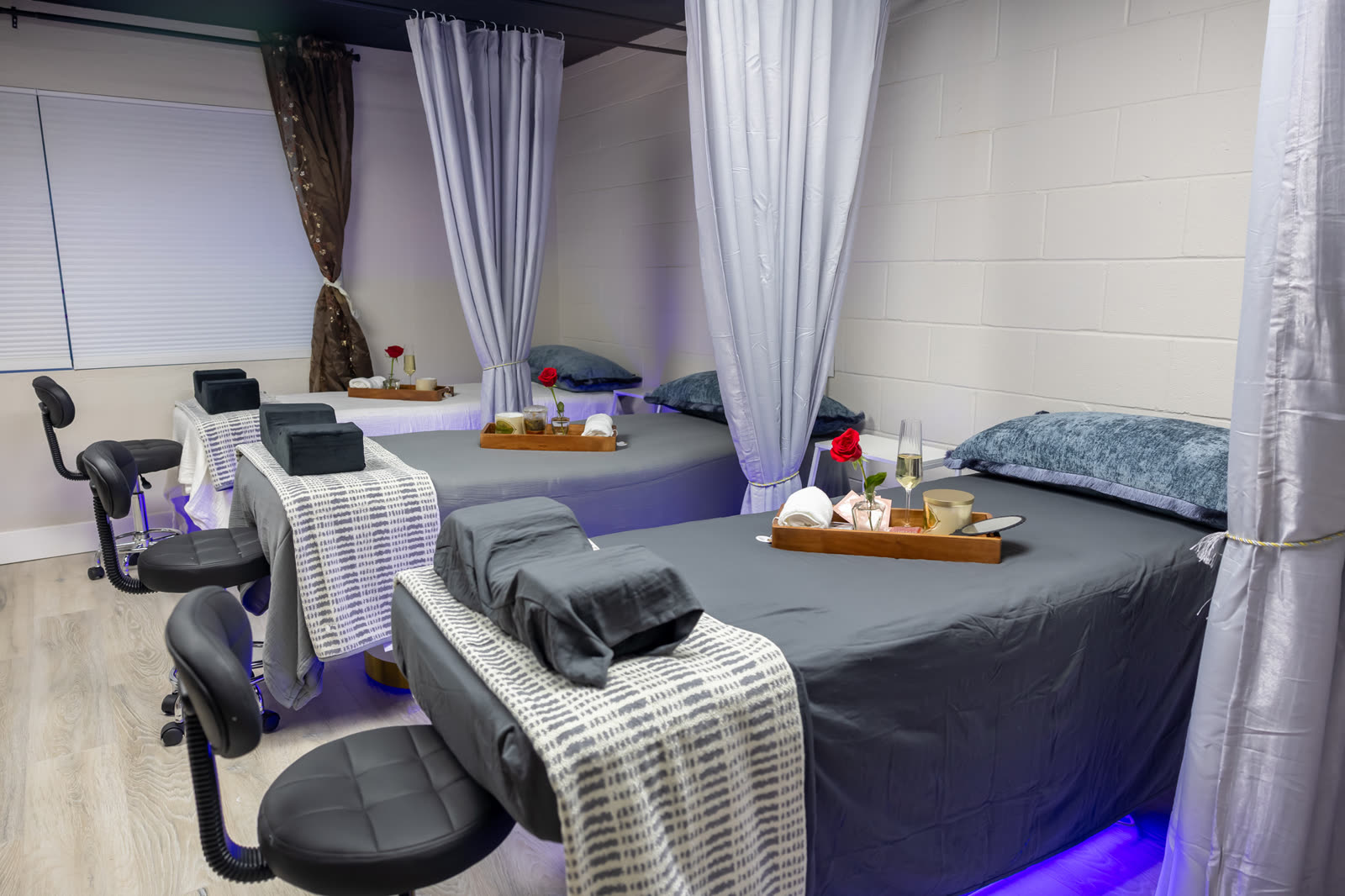 Hannah Beauty & Spa Placerville &mdash; Korean lash lift and lash extension lounge with multi-bed setup, sheer privacy curtains